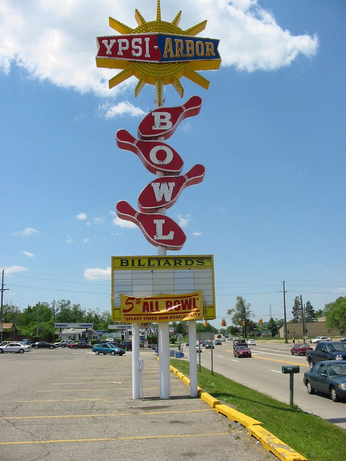 Ypsi-Arbor Lanes - 2002 Photo (newer photo)